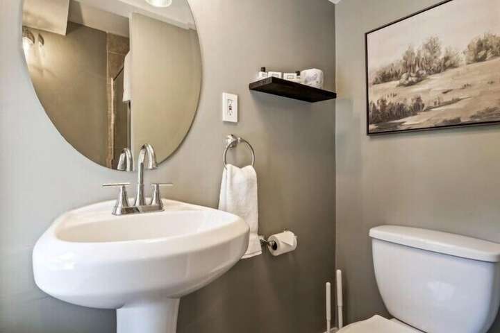 The Aurora Inn & Cottages