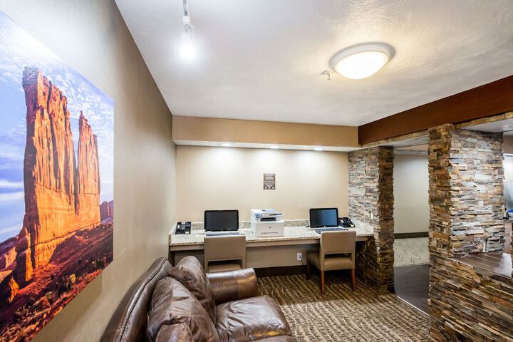 Business Center 60 of 62