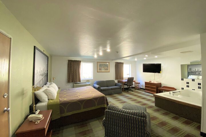 Room 27 of 35