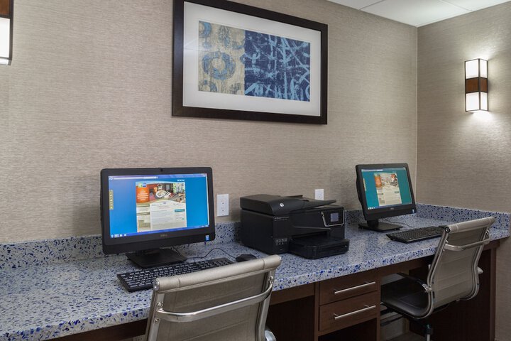 Business Center 49 of 51