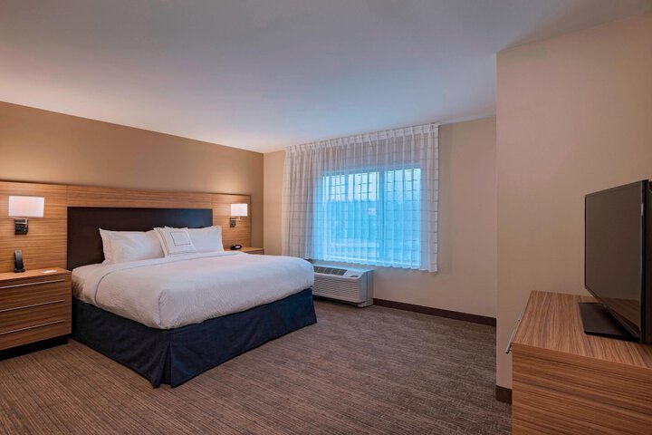 Room 15 of 28