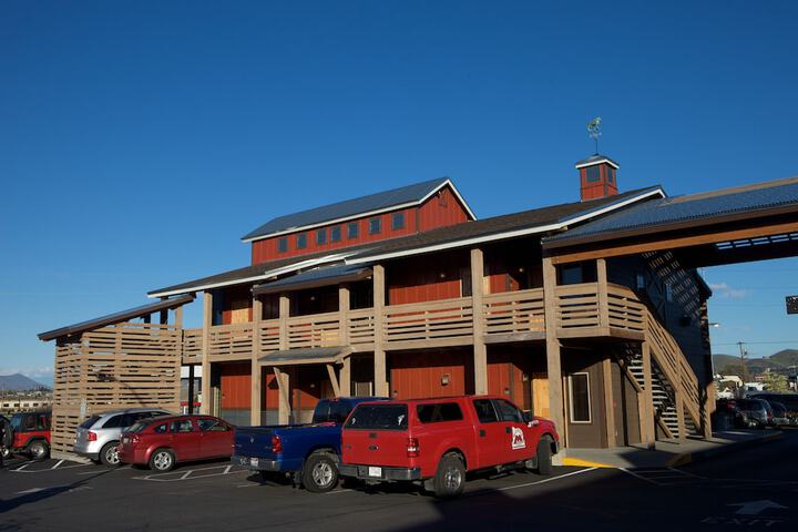 Hotel 11 of 100