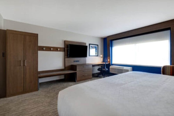Holiday Inn Express & Suites Grand Rapids South - Wyoming by IHG
