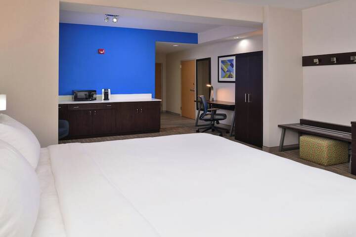 Holiday Inn Express & Suites Laplace by IHG