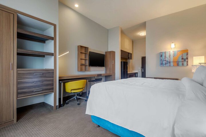 Room 7 of 37