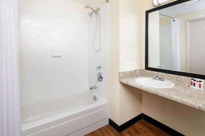 Room 15 of 19