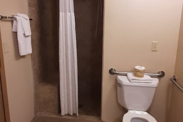 Room 23 of 28