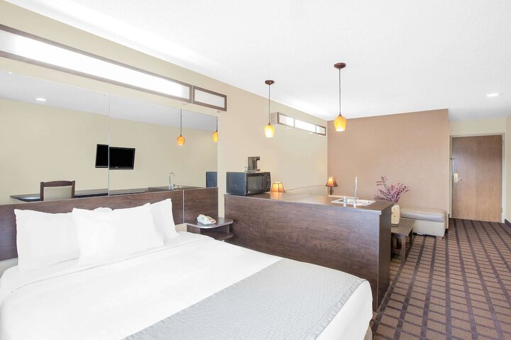 Microtel Inn by Wyndham Franklin
