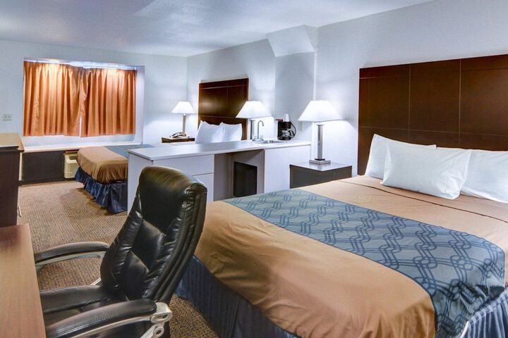 Room 17 of 18