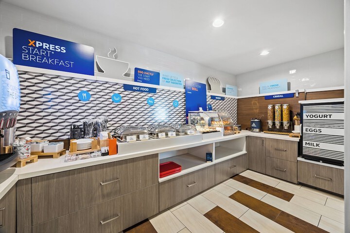 Holiday Inn Express Sunnyvale - Silicon Valley by IHG