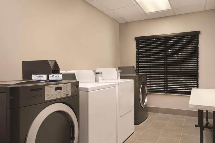Country Inn & Suites by Radisson Raleigh-Durham Airport, NC