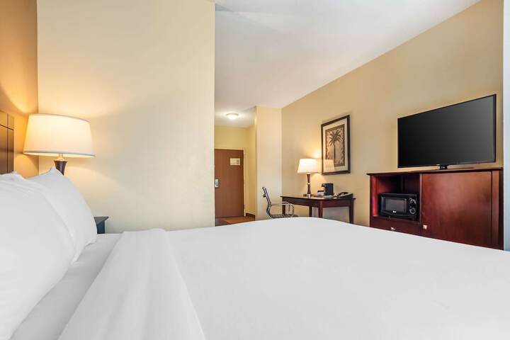 Room 27 of 47