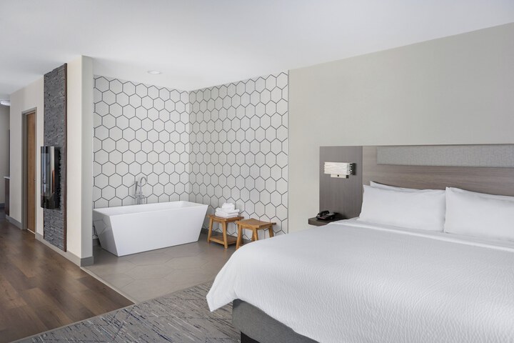 Holiday Inn Express Hotel & Suites Belgrade by IHG