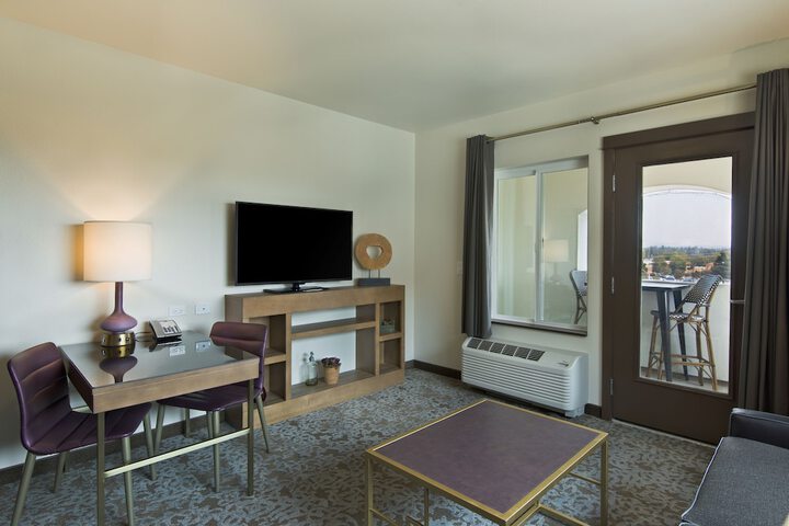 Room 32 of 51
