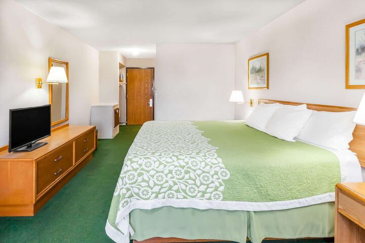 Room 7 of 27