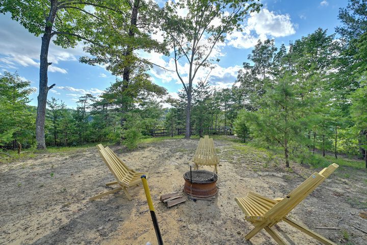 Cozy Beattyville Cabin w / Fire Pit