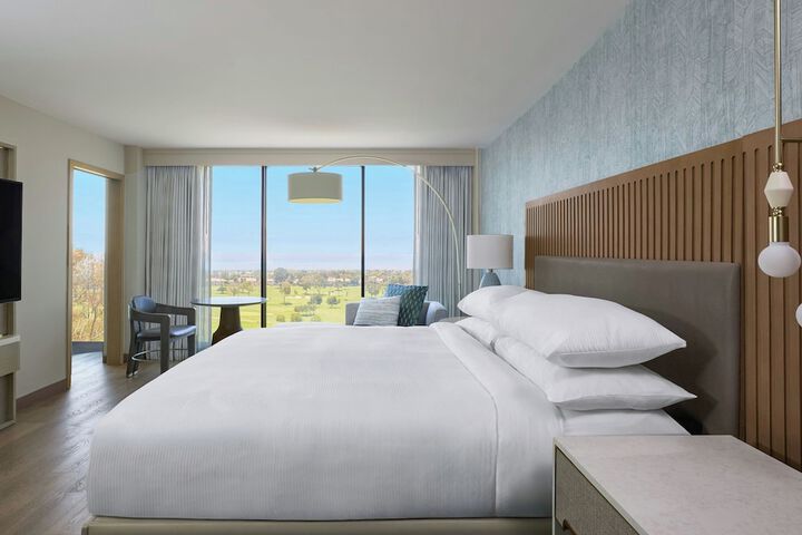 VEA Newport Beach a Marriott Resort & Spa