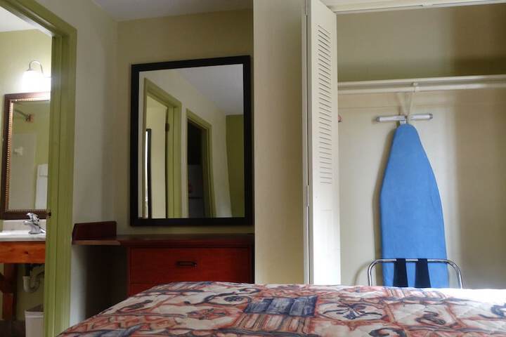 Room 20 of 28