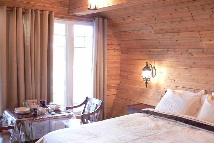 Room 18 of 31