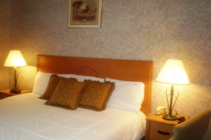 Room 15 of 25