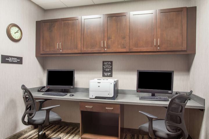 Business Center 33 of 34