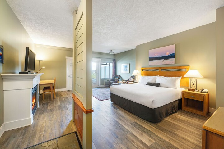 Sidney Waterfront Inn & Suites
