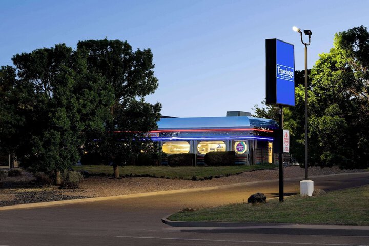 Travelodge by Wyndham Vaughn