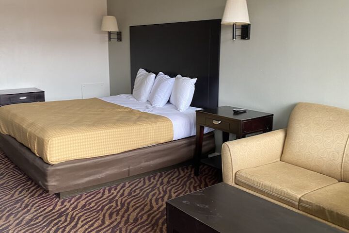 Room 19 of 37