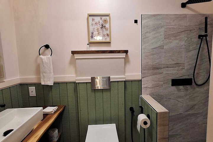 Wild Ginger Hotel