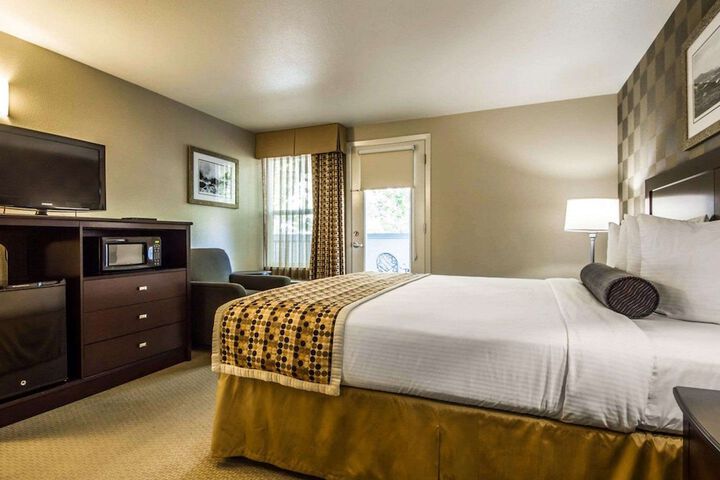 Room 40 of 53