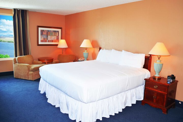 Room 3 of 32