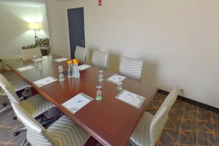 Room 30 of 116