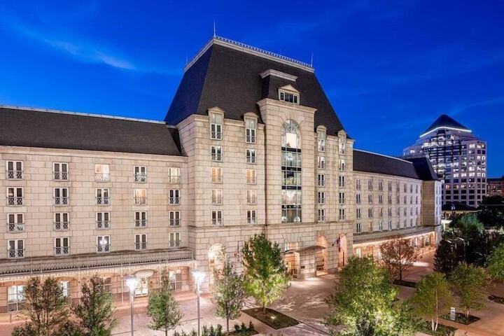 Hotel Crescent Court
