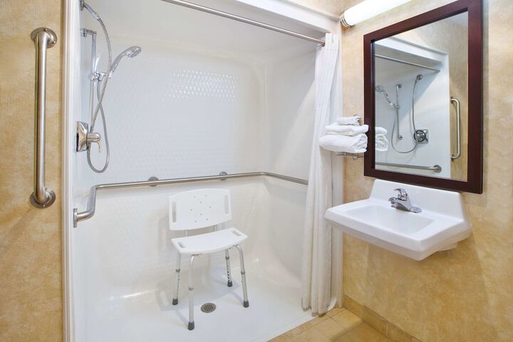 Room 15 of 23