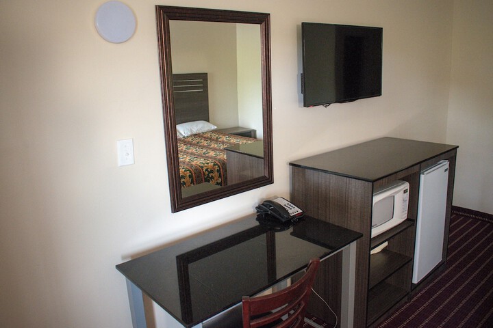 Room 7 of 10