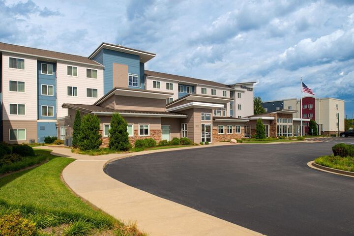 Hotel 4 of 71