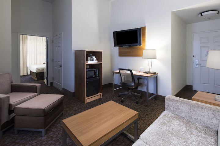 Room 19 of 40