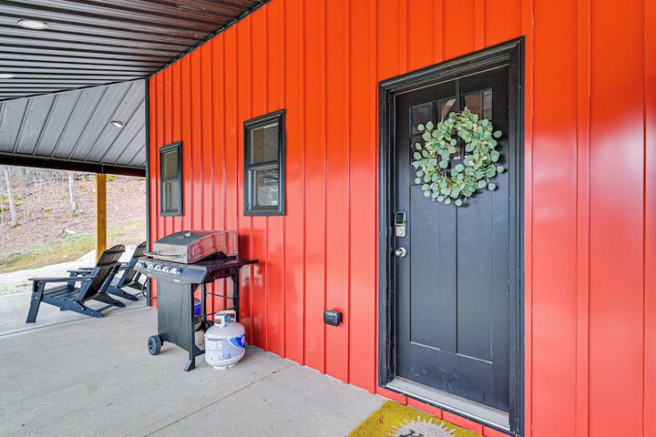 Hike & Climb: Pet-friendly Red River Gorge Cabin!