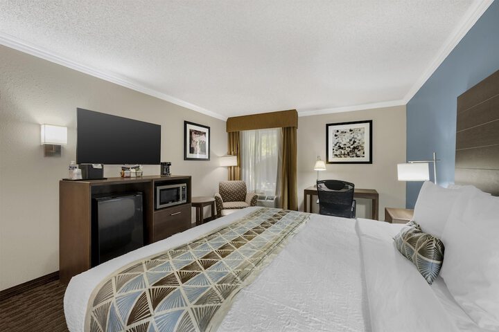 Best Western Airport Albuquerque InnSuites Hotel & Suites