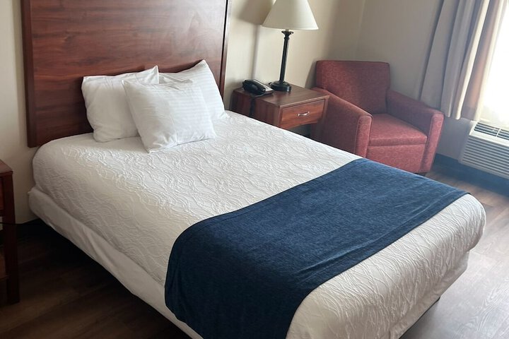 Cardinal Inn & Event Center