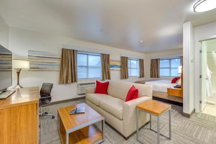 Room 34 of 63
