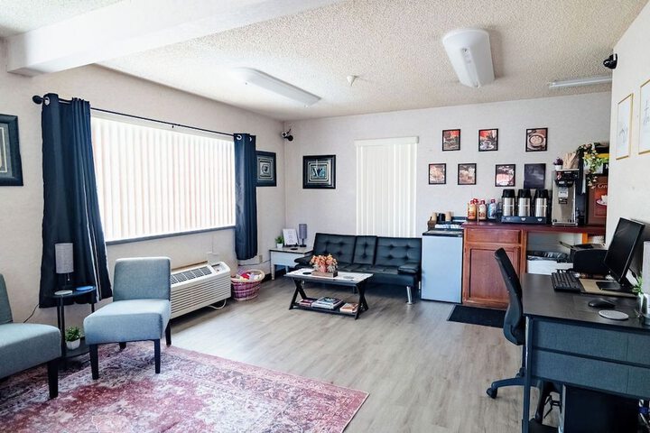 Rose City Inn and Suites
