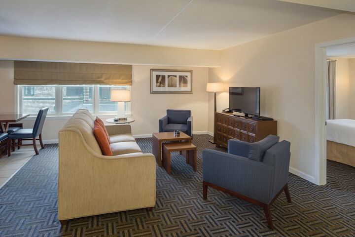 Room 27 of 60