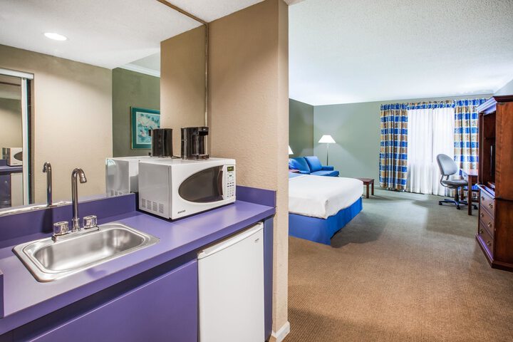 Days Inn by Wyndham Midland