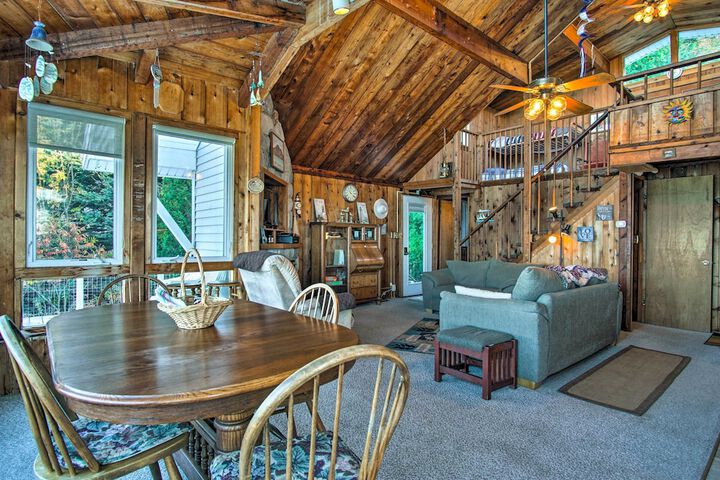 Lakefront Montague Cottage w / Deck & Beach!