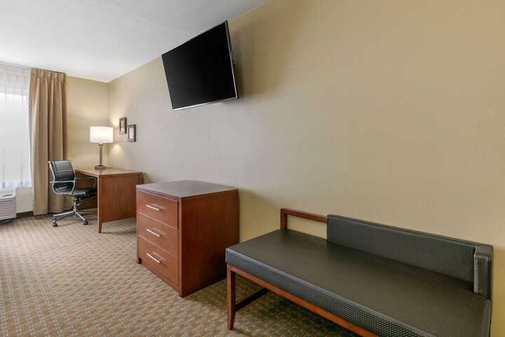 Comfort Inn & Suites Marion I-57