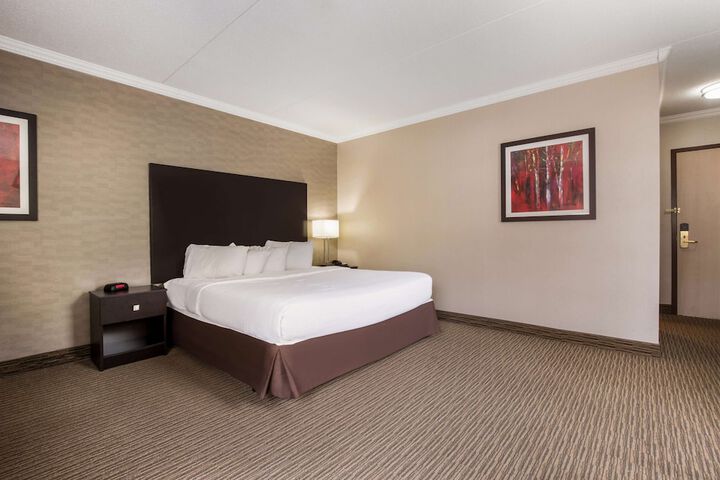 Room 6 of 45