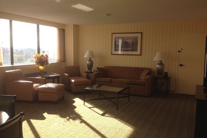 Hilton Fort Wayne at the Grand Wayne Convention Center