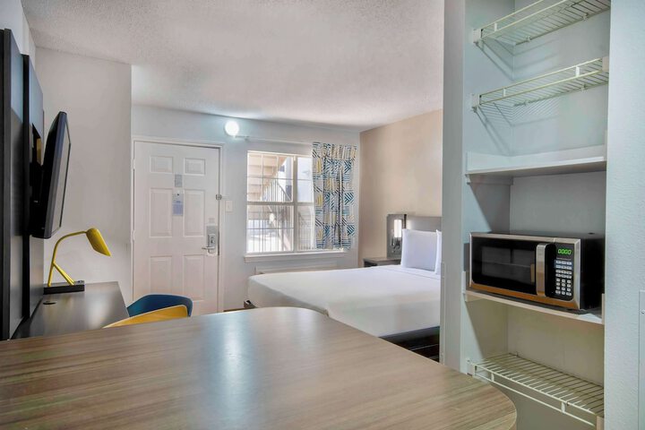 Room 34 of 38