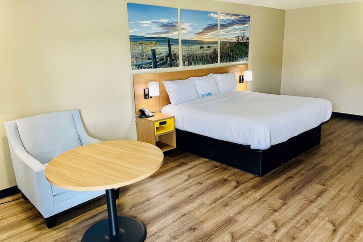 Room 9 of 13